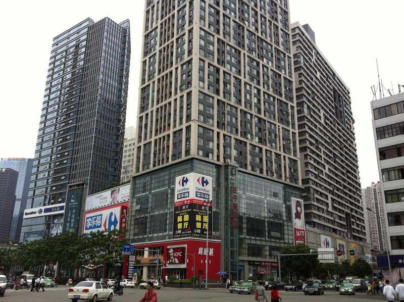 成都办事处坐落在繁华的市中心,离锦江宾馆地铁站仅6分钟步行